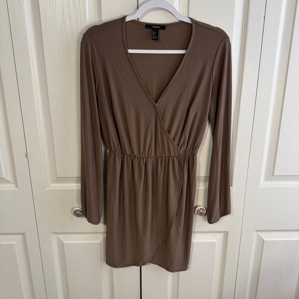 Forever 21 long sleeve v neck mini dress size small